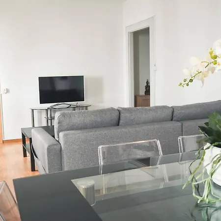 Nel Centro Di Vicino A Piazza Grande *