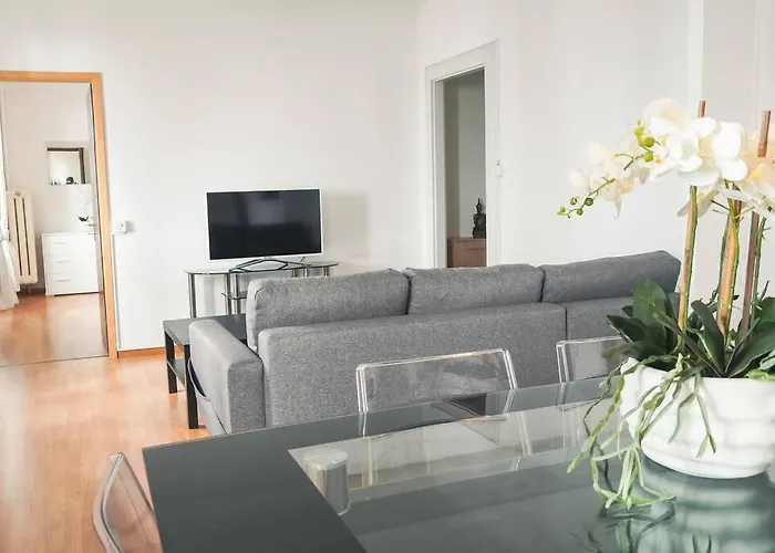 Nel Centro Di Vicino A Piazza Grande *