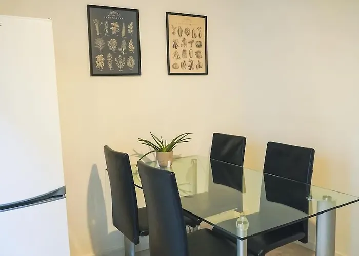 Nel Centro Di Vicino A Piazza Grande Διαμέρισμα *