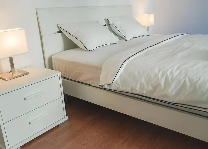 Nel Centro Di Vicino A Piazza Grande